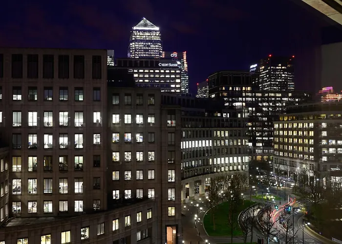 Canary Riverside Plaza Hotel